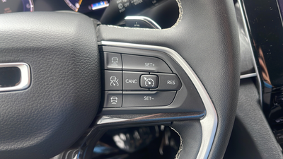 2022 Jeep Grand Cherokee L Laredo