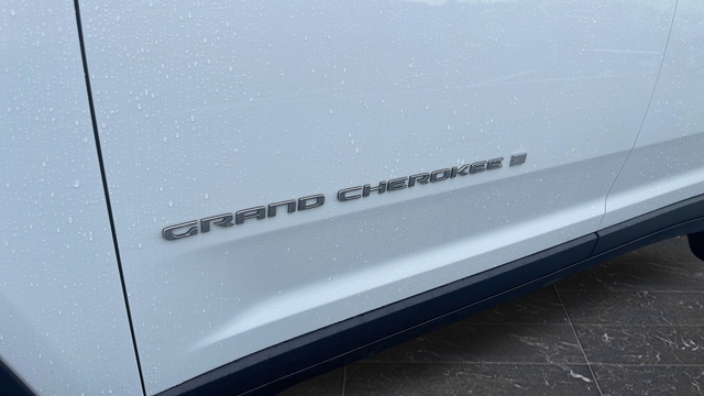 2022 Jeep Grand Cherokee L Laredo