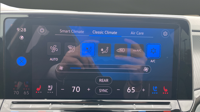 2024 Volkswagen Atlas 2.0T Peak Edition SE w/Technology
