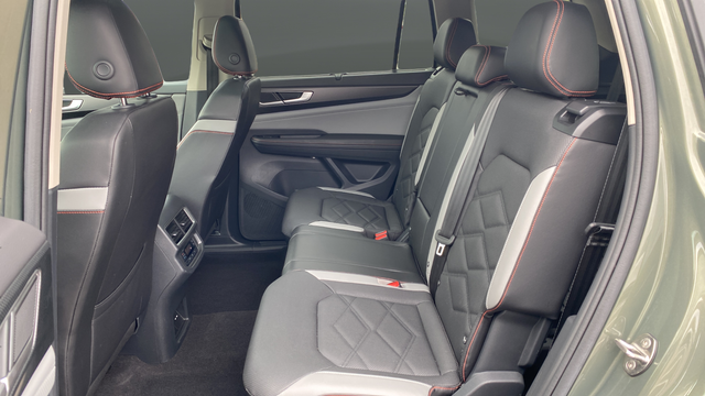 2024 Volkswagen Atlas 2.0T Peak Edition SE w/Technology