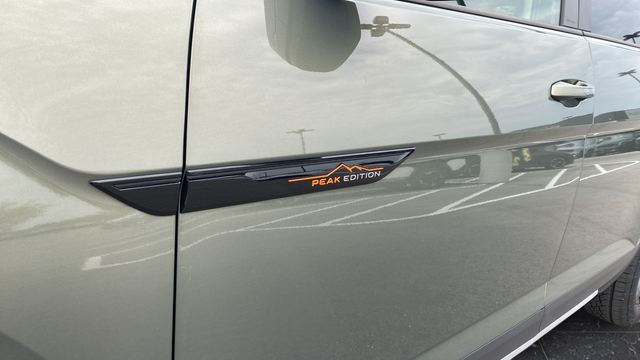 2024 Volkswagen Atlas 2.0T Peak Edition SE w/Technology