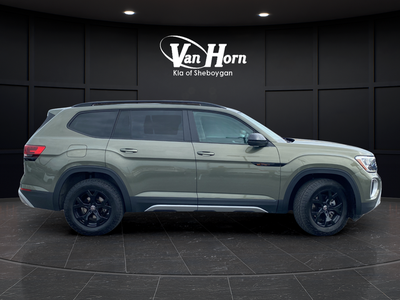2024 Volkswagen Atlas 2.0T Peak Edition SE w/Technology