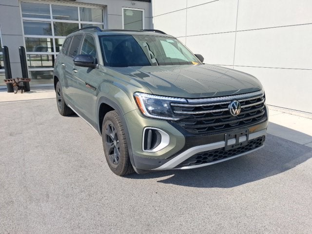 2024 Volkswagen Atlas 2.0T Peak Edition SE w/Technology