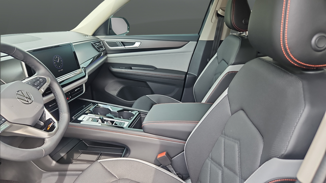 2024 Volkswagen Atlas 2.0T Peak Edition SE w/Technology