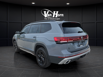 2024 Volkswagen Atlas 2.0T Peak Edition SE w/Technology