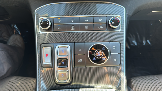 2022 Hyundai Santa Fe SE