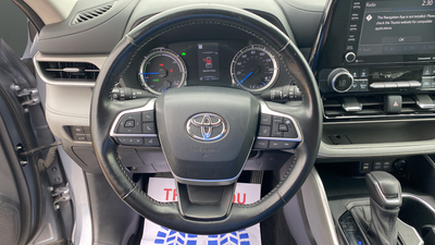 2022 Toyota Highlander Hybrid LE