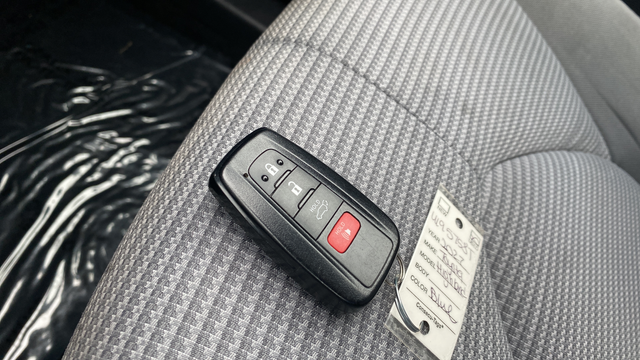2022 Toyota Highlander Hybrid LE