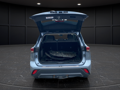 2022 Toyota Highlander Hybrid LE