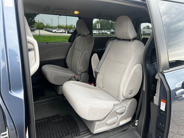 2015 Toyota Sienna LE 8 Passenger