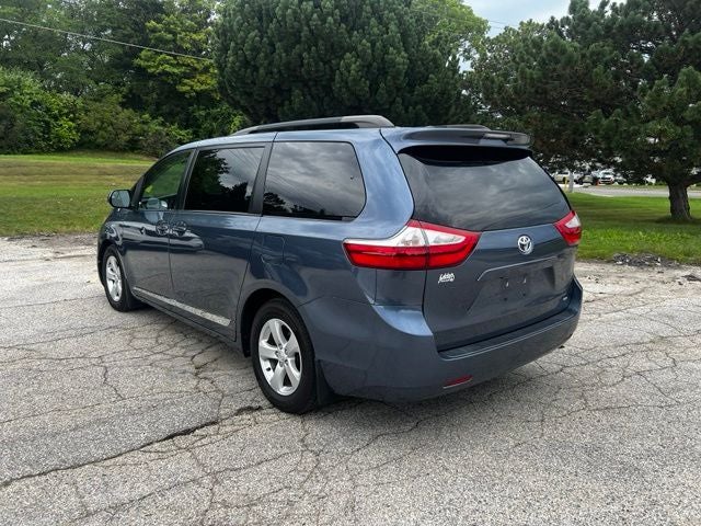 2015 Toyota Sienna LE 8 Passenger