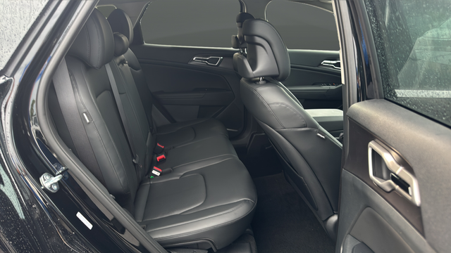 2027 Kia Sportage EX
