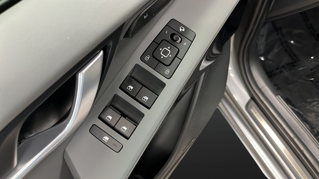 2025 Kia Niro SX