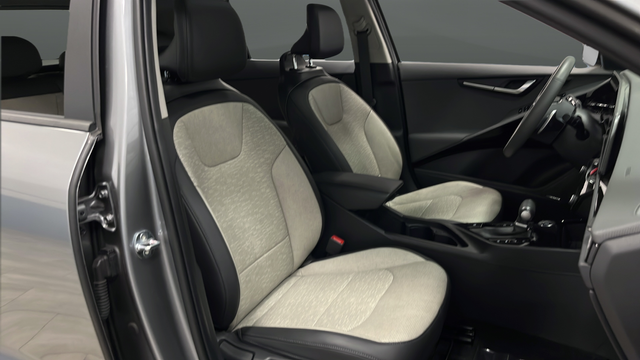 2025 Kia Niro SX