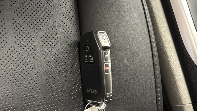2024 Kia Carnival LX