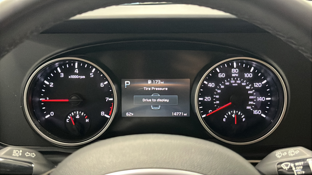 2024 Kia Carnival LX