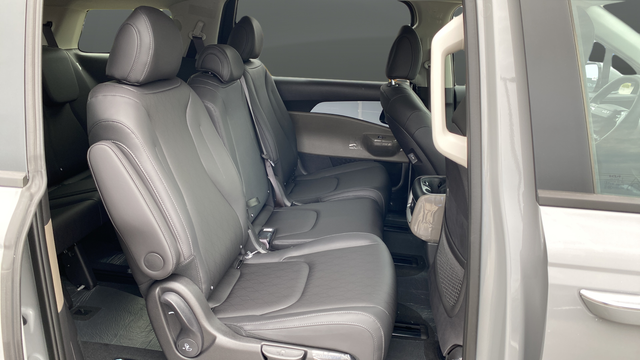 2027 Kia Carnival LXS