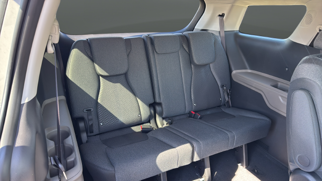 2027 Kia Carnival LX