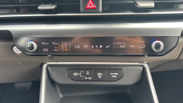 2027 Kia Carnival Hybrid LXS