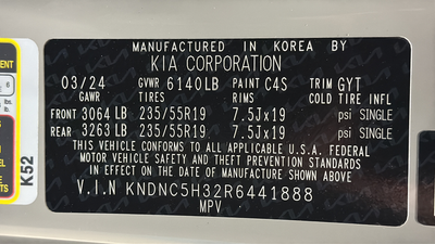 2024 Kia Carnival EX