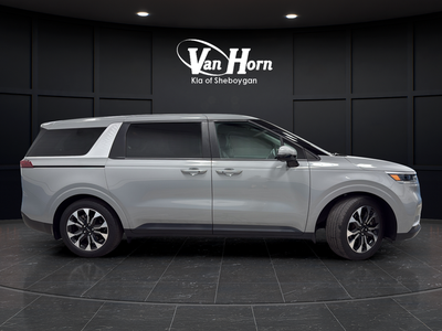 2024 Kia Carnival EX