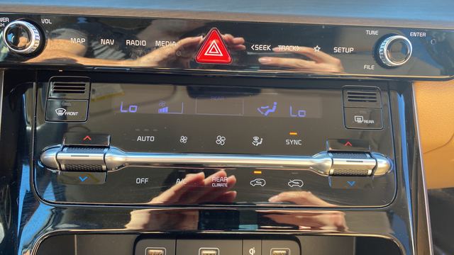2024 Kia Carnival EX