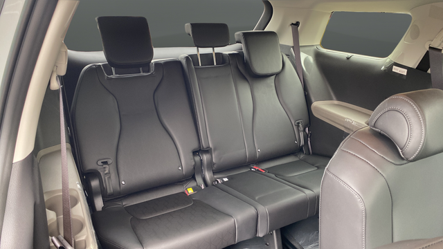 2027 Kia Carnival EX
