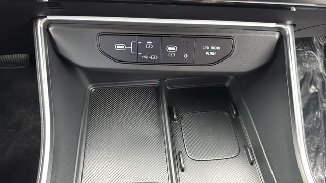 2027 Kia Carnival SX