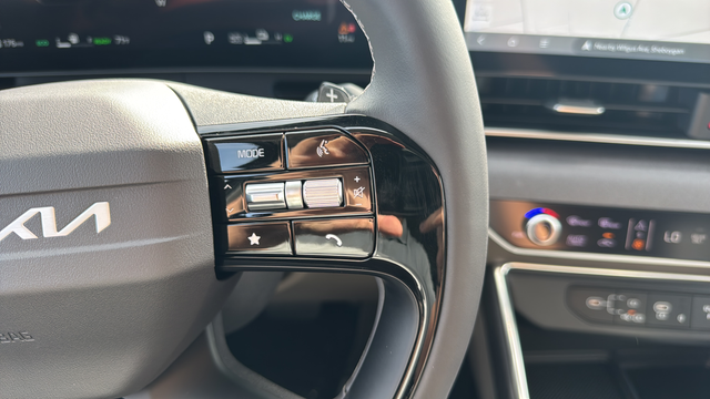 2027 Kia Carnival Hybrid SX
