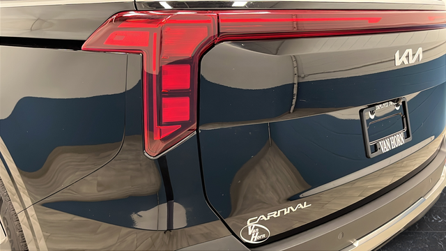 2025 Kia Carnival Hybrid SX