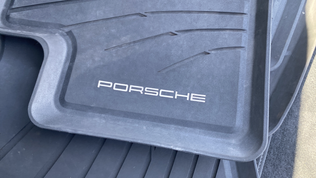 2021 Porsche Macan Base