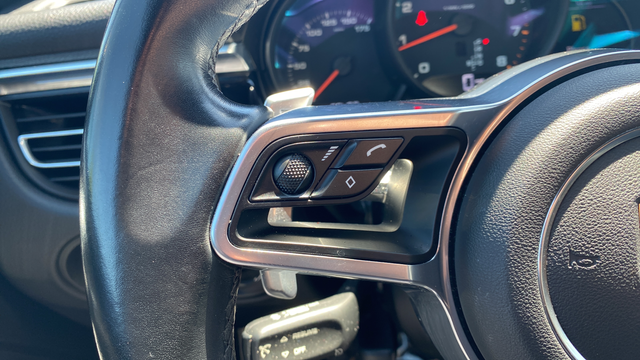 2021 Porsche Macan Base